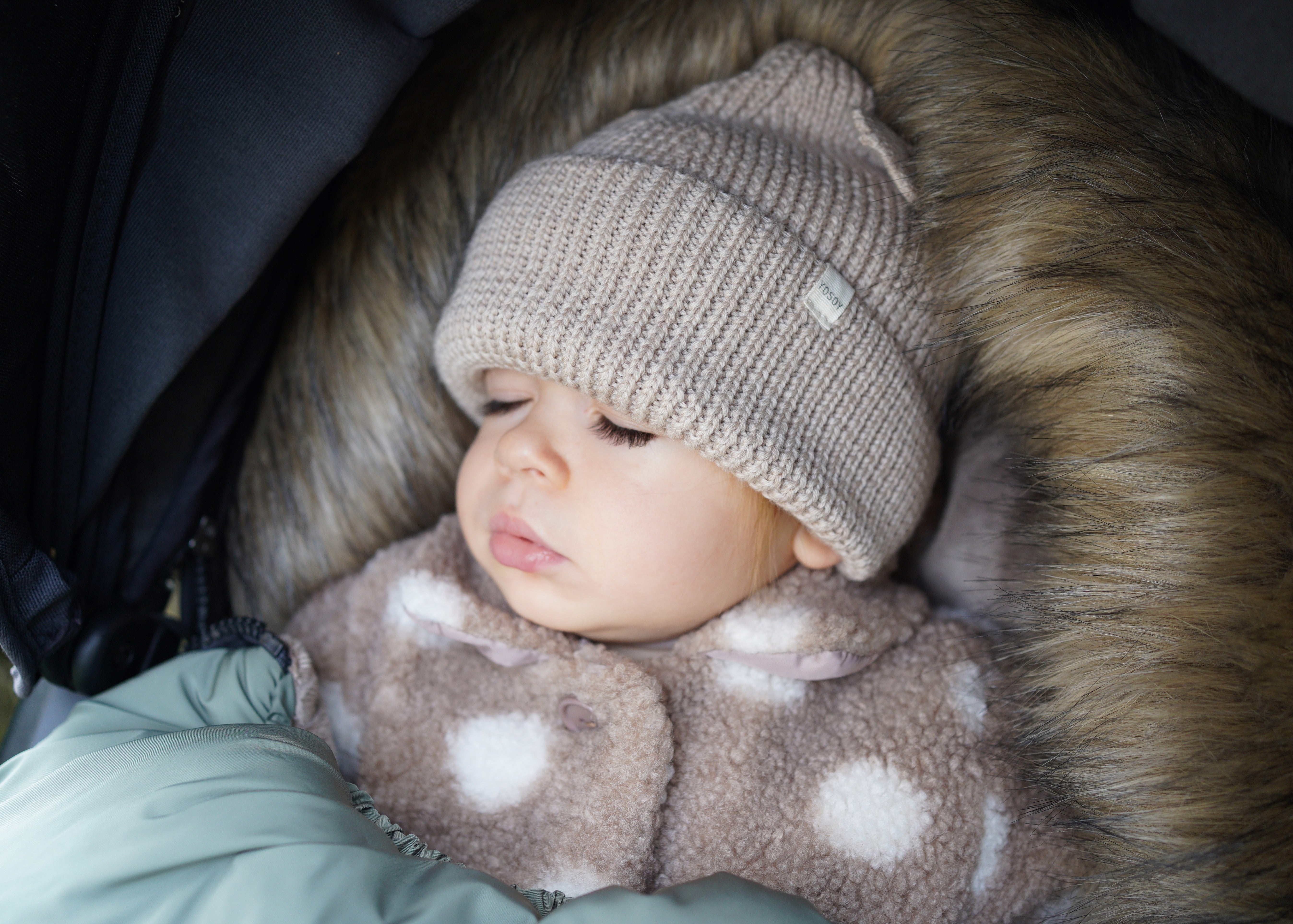 Jak przygotować się na zimowe spacery z dzieckiem?