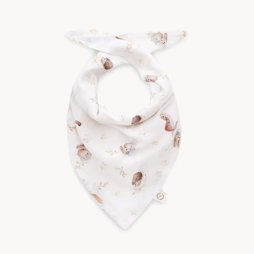 Chustka dziecięca YOSOY z motywem leśnych zwierząt na białym tle.