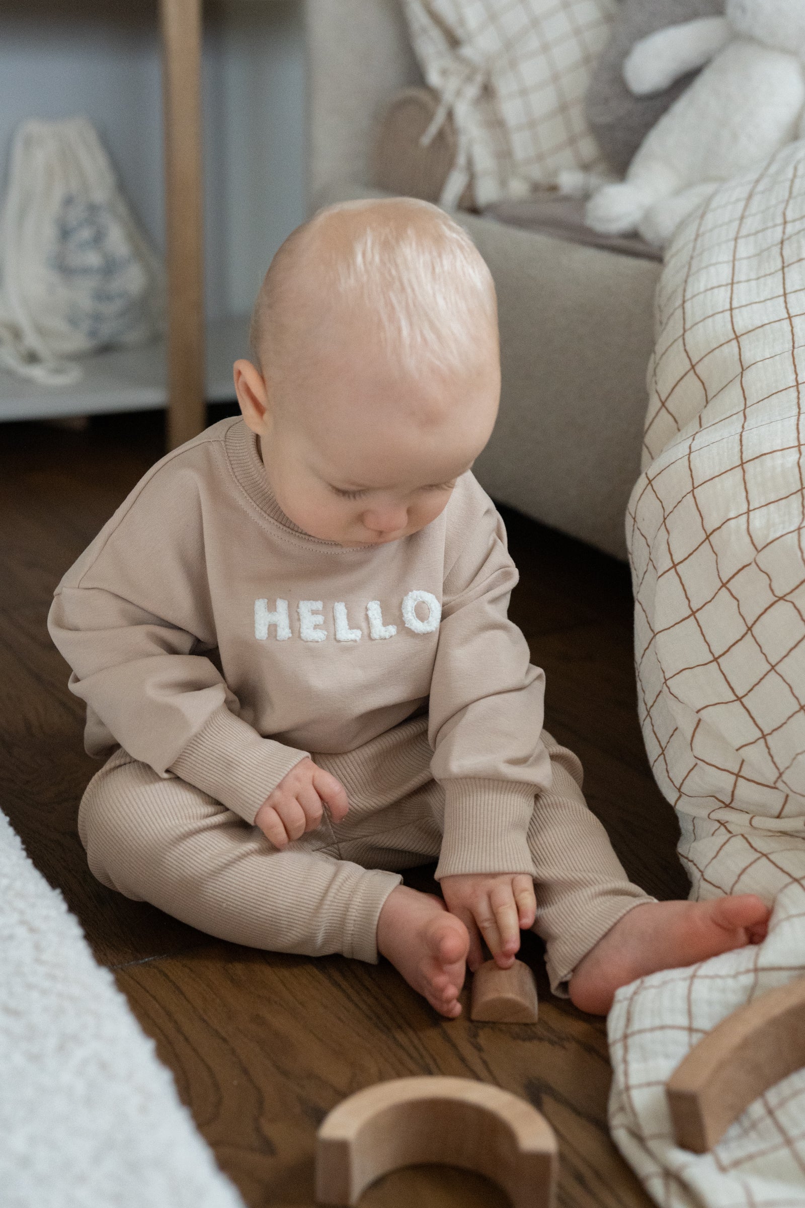 Bluza dresowa HELLO dziecięca z haftem