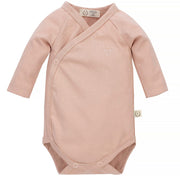 Różowe body niemowlęce z długim rękawem.