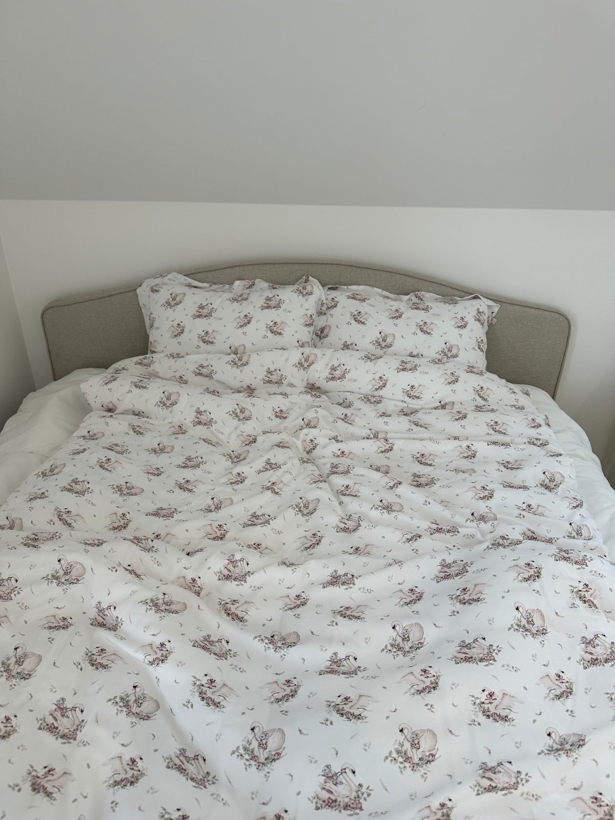 Kołdra bambusowa 200x140 YOSOY we wzorze Little Swan wiskoza bambusowa antyalergiczne wypełnienie certyfikat PZH