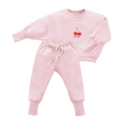Dres dziecięcy OHH! CHERRY YOSOY w kolorze jasny róż – 100% bawełna, oversize'owy krój ze ściągaczem przy szyi. 