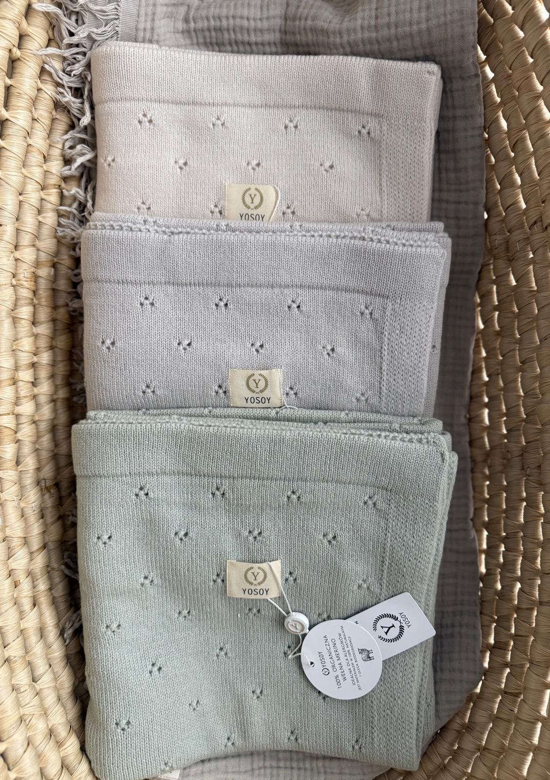 Koce z wełny merino Jersey YOSOY w dostępnych kolorach – 100% wełna merino, miękka dzianina, certyfikat Woolmark i Oeko-Tex