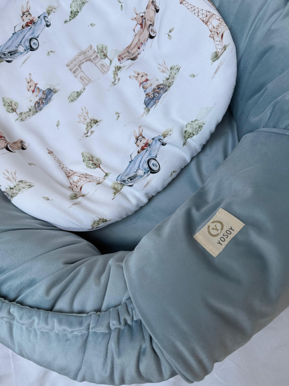 Śpiworek do spania yosoy we wzorze paris, wiskoza bambusowa, klasyczny design do każdego wnętrza - zbliżenie na detale 