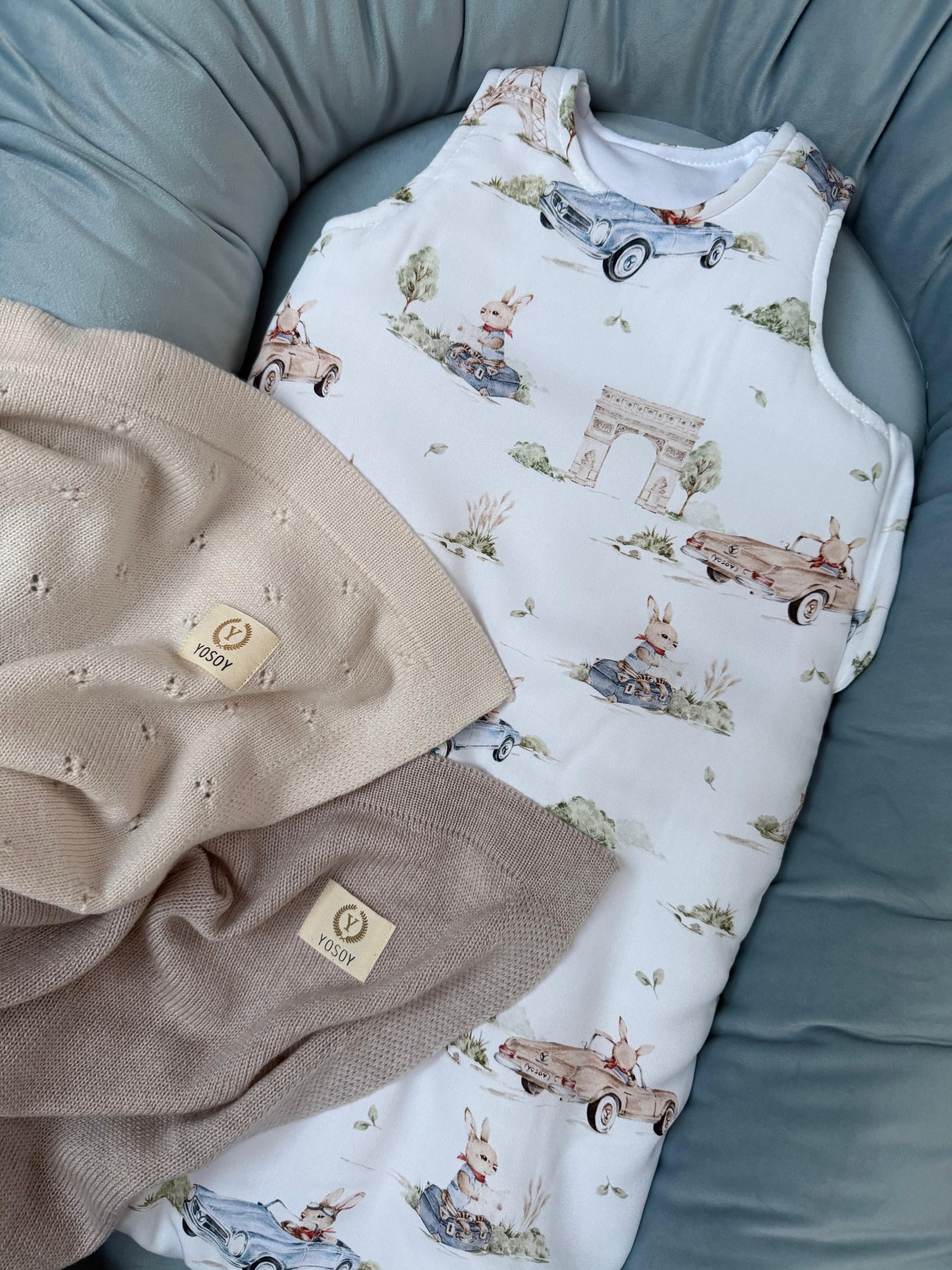 Zestaw tekstyliów YOSOY – śpiworek Paris, koc Tokyo i koc z wełny merino Jersey – naturalne materiały, spójna kolorystyka do wyprawki